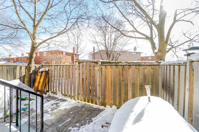 61 - 400 Bloor St, Townhouse with 3 bedrooms, 2 bathrooms and 2 parking in Mississauga ON | Image 20