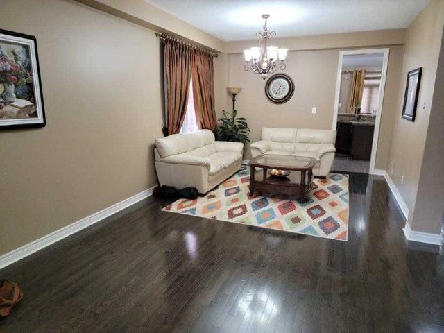 (upper) - 3240 Tacc Dr, House detached with 4 bedrooms, 3 bathrooms and 4 parking in Mississauga ON | Image 32