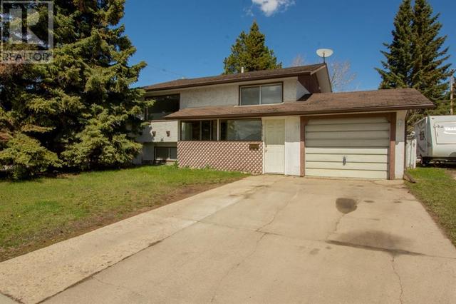 9514 103 Avenue, House detached with 4 bedrooms, 2 bathrooms and 3 parking in Grande Prairie AB | Image 1