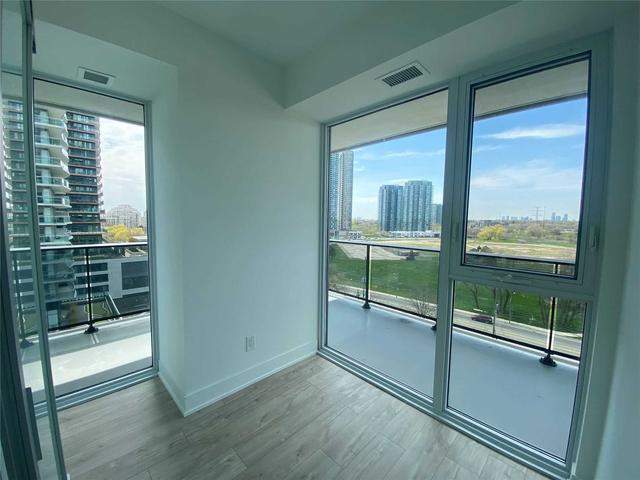 809 - 70 Annie Craig Dr, Condo with 1 bedrooms, 2 bathrooms and 1 parking in Toronto ON | Image 5