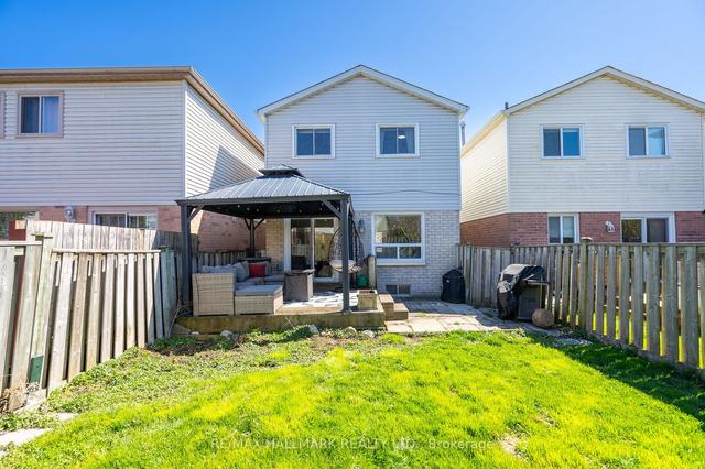 12 Drew Crt, House detached with 3 bedrooms, 2 bathrooms and 3 parking in Whitby ON | Image 20