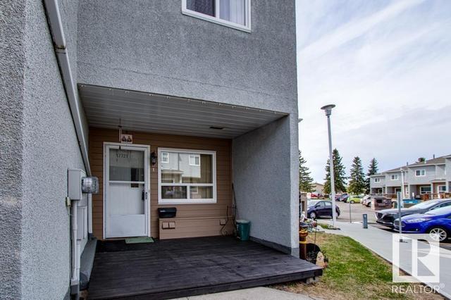 17721 95 St Nw, House attached with 3 bedrooms, 1 bathrooms and null parking in Edmonton AB | Card Image