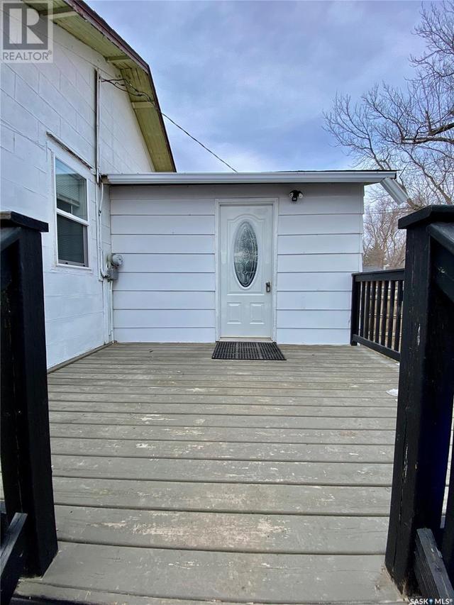215 4th Street E, House detached with 1 bedrooms, 1 bathrooms and null parking in Carnduff SK | Image 23