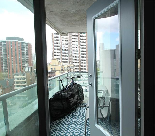 1007 - 281 Mutual St, Condo with 1 bedrooms, 1 bathrooms and null parking in Toronto ON | Image 6