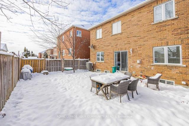 28 Maddybeth Cres, House detached with 4 bedrooms, 5 bathrooms and 4 parking in Brampton ON | Image 17