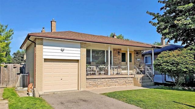 19 Donnacona Cres, House detached with 4 bedrooms, 2 bathrooms and 3 parking in Toronto ON | Image 1