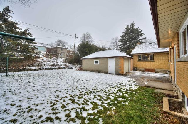 175 Bristol St, House detached with 3 bedrooms, 2 bathrooms and 5 parking in Waterloo ON | Image 33