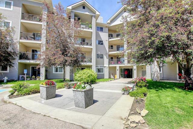 4219, - 4975 130 Avenue Se, Condo with 2 bedrooms, 2 bathrooms and 1 parking in Calgary AB | Card Image
