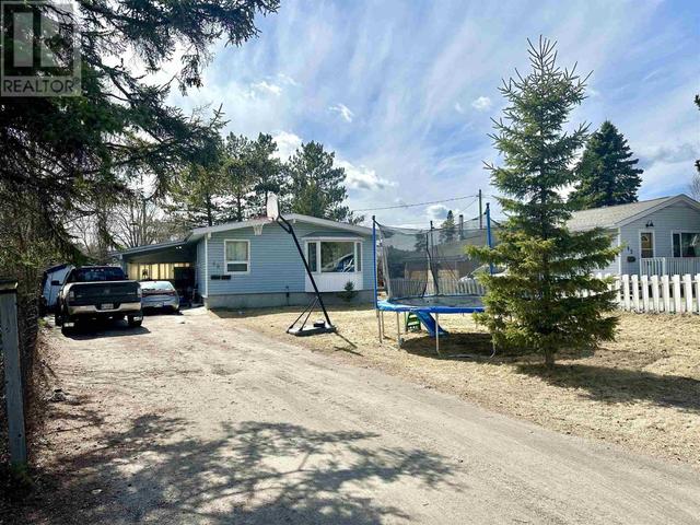 49 Gunne Cres, House detached with 4 bedrooms, 2 bathrooms and null parking in Kenora ON | Image 4