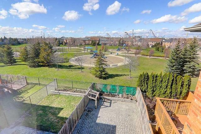 8 Pikake Crt, House attached with 3 bedrooms, 3 bathrooms and 3 parking in Vaughan ON | Image 11