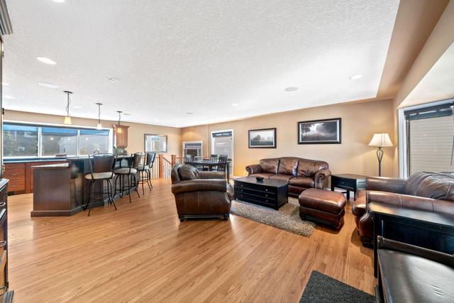 10743 Mapleglen Crescent Se, House detached with 5 bedrooms, 2 bathrooms and 1 parking in Calgary AB | Image 4