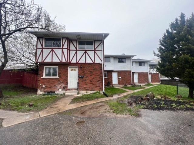 c - 190 Erie Ave, House attached with 3 bedrooms, 3 bathrooms and 2 parking in Brantford ON | Card Image