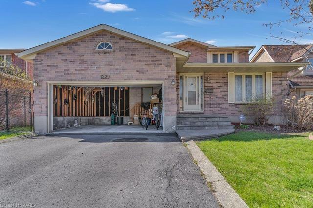 1229 Humberside Drive, Home with 3 bedrooms, 3 bathrooms and null parking in Kingston ON | Image 49