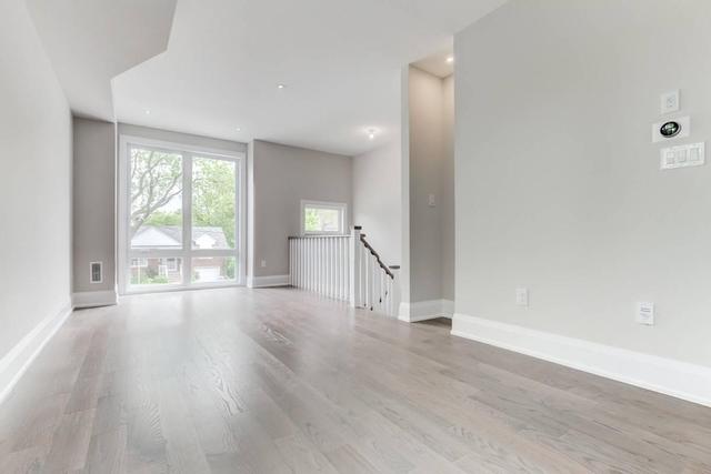 24 Carhartt Ave, House semidetached with 4 bedrooms, 4 bathrooms and 2 parking in Toronto ON | Image 3