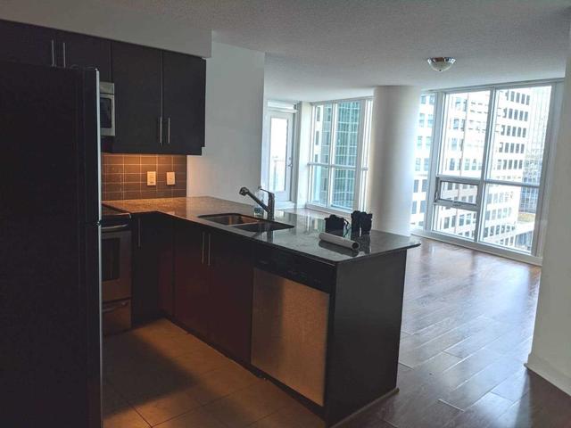 1112 - 33 Bay St, Condo with 2 bedrooms, 2 bathrooms and 1 parking in Toronto ON | Image 1