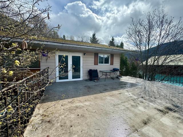 906 Innes Street, House detached with 5 bedrooms, 3 bathrooms and null parking in Nelson BC | Image 20