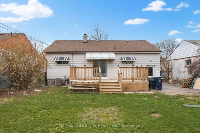 21 Buena Vista Ave, House detached with 3 bedrooms, 2 bathrooms and 4 parking in Toronto ON | Image 33