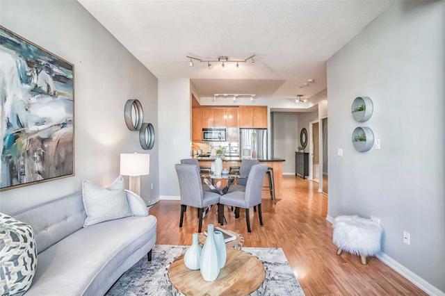721 - 628 Fleet St, Condo with 1 bedrooms, 1 bathrooms and 1 parking in Toronto ON | Image 3