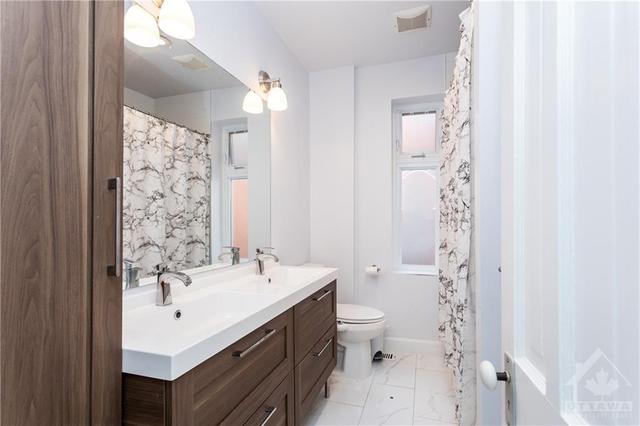 68 Fourth Avenue, Townhouse with 3 bedrooms, 2 bathrooms and 2 parking in Ottawa ON | Image 25