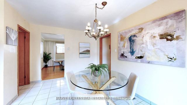 45 Sandale Gdns, House detached with 3 bedrooms, 2 bathrooms and 5 parking in Toronto ON | Image 7