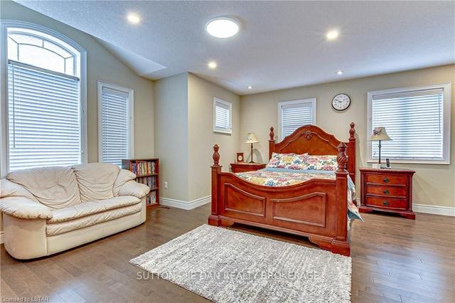 2310 Callingham Dr, House detached with 6 bedrooms, 4 bathrooms and 6 parking in London ON | Image 10
