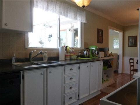 26 Larch St, House detached with 3 bedrooms, 2 bathrooms and 4 parking in Innisfil ON | Image 7