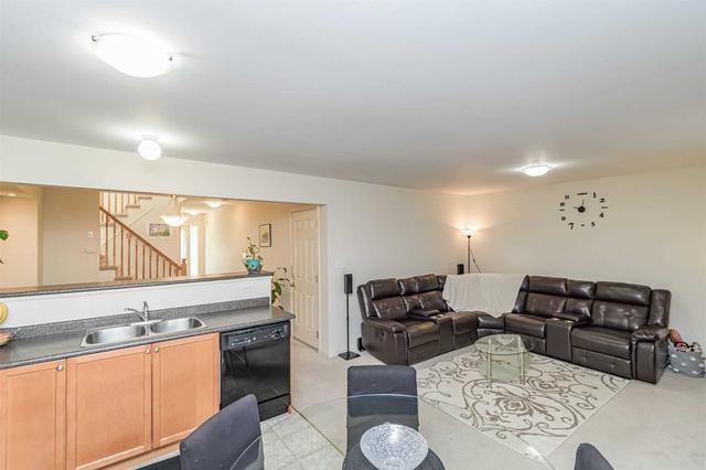 11 Senior Cres, House attached with 3 bedrooms, 2 bathrooms and 3 parking in Cambridge ON | Image 13