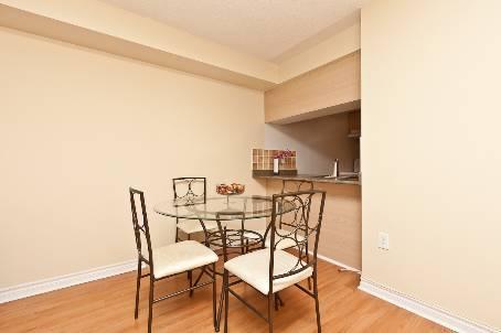 1209 - 55 Strathaven Dr, Condo with 1 bedrooms, 1 bathrooms and 1 parking in Mississauga ON | Image 4