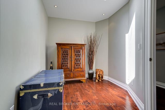 165 Caledonia Rd, House detached with 3 bedrooms, 3 bathrooms and 3 parking in Toronto ON | Image 15