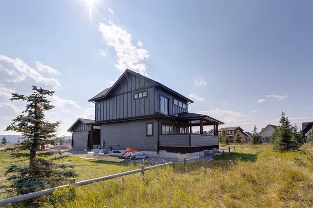 144 Cottageclub Court, House detached with 3 bedrooms, 2 bathrooms and 4 parking in Kananaskis AB | Image 2