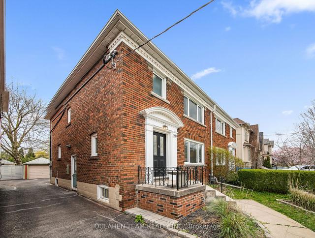 526 Broadway Ave, House semidetached with 3 bedrooms, 2 bathrooms and 1 parking in Toronto ON | Image 19