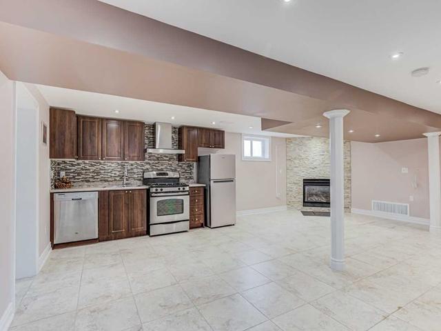37 Sylla Ave, House detached with 3 bedrooms, 2 bathrooms and 8 parking in Toronto ON | Image 11
