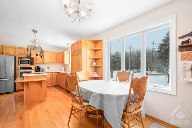 166 Concession 7 Road, House detached with 2 bedrooms, 2 bathrooms and 6 parking in Alfred and Plantagenet ON | Image 9