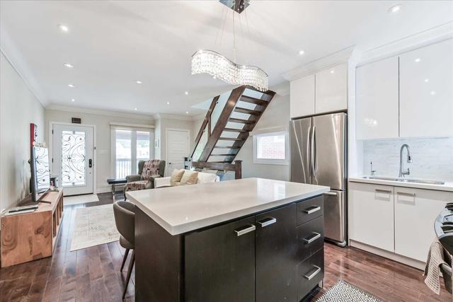 61 Aldwych Ave, House detached with 3 bedrooms, 3 bathrooms and 1 parking in Toronto ON | Image 2