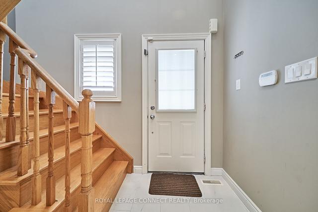 16 Teardrop Cres, House detached with 3 bedrooms, 3 bathrooms and 4 parking in Whitby ON | Image 23