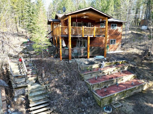 4982 Spur Road, House detached with 3 bedrooms, 2 bathrooms and null parking in East Kootenay G BC | Image 2