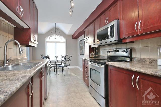 403 Cache Bay Crescent, Home with 3 bedrooms, 3 bathrooms and 2 parking in Ottawa ON | Image 15