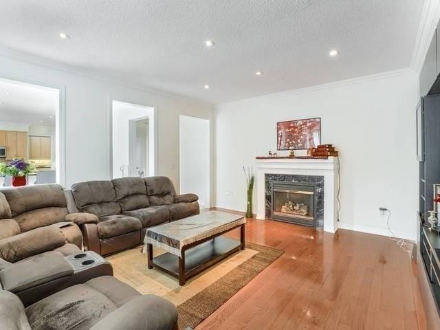 7 Linstock Dr, House detached with 4 bedrooms, 5 bathrooms and 7 parking in Brampton ON | Image 9