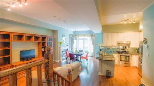 th19 - 2 Rean Dr, Townhouse with 2 bedrooms, 3 bathrooms and 2 parking in Toronto ON | Image 4