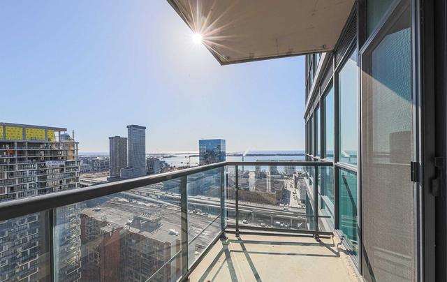3002 - 1 Scott St, Condo with 2 bedrooms, 2 bathrooms and 1 parking in Toronto ON | Image 13