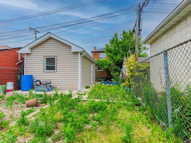 83 Amherst Ave, House detached with 3 bedrooms, 2 bathrooms and 4 parking in Toronto ON | Image 15