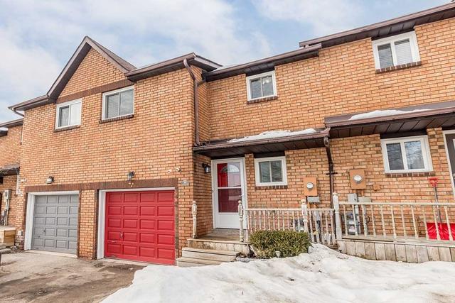 30 Golfdale Rd, House attached with 3 bedrooms, 2 bathrooms and 3 parking in Barrie ON | Image 1