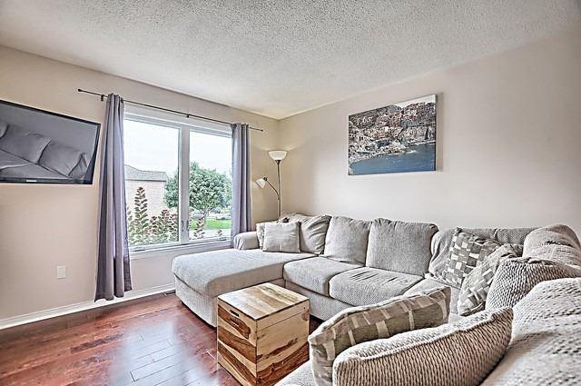 32 Draper Cres, House detached with 3 bedrooms, 3 bathrooms and 2 parking in Barrie ON | Image 4