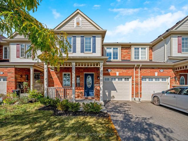 240 Gleave Terr, House attached with 3 bedrooms, 3 bathrooms and 3 parking in Milton ON | Image 1
