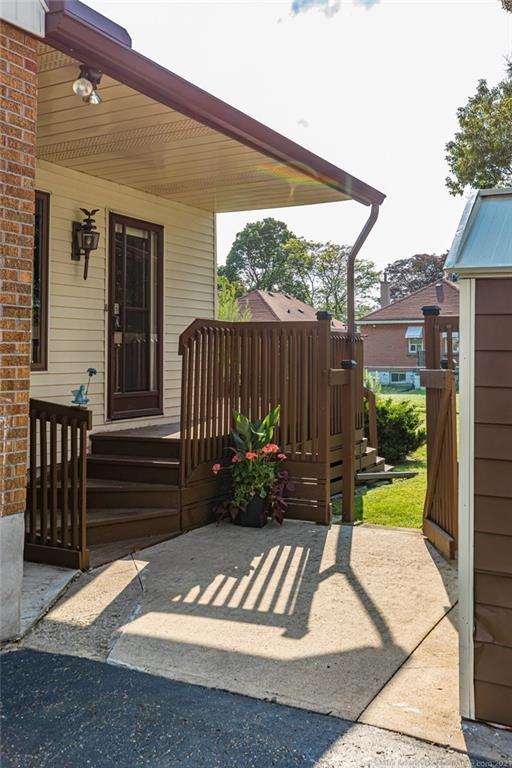 290 West 2nd Street, House detached with 3 bedrooms, 1 bathrooms and 3 parking in Hamilton ON | Image 38