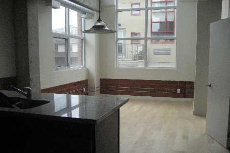 306 - 10 Wellesley Pl, Condo with 1 bedrooms, 2 bathrooms and null parking in Toronto ON | Image 2