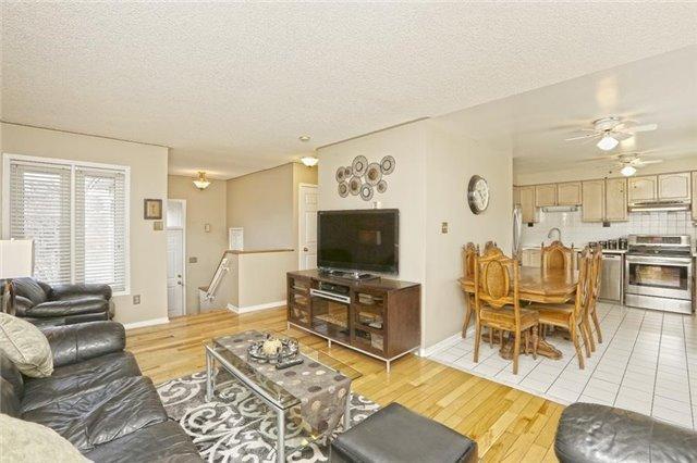 141 Springview Dr, House detached with 1 bedrooms, 2 bathrooms and 4 parking in Brampton ON | Image 4