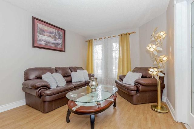 5 Dupont Crt, House detached with 4 bedrooms, 4 bathrooms and 6 parking in Brampton ON | Image 5