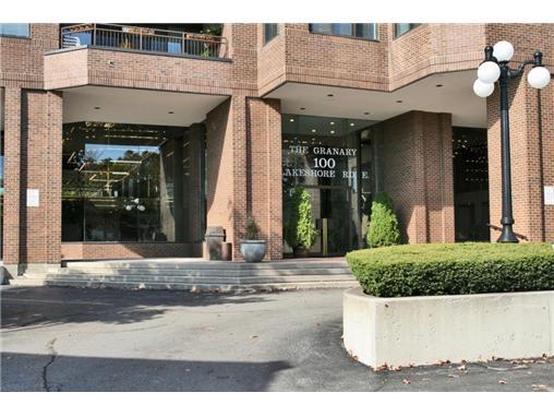 1001 - 100 Lakeshore Rd E, Condo with 2 bedrooms, 2 bathrooms and null parking in Oakville ON | Image 4