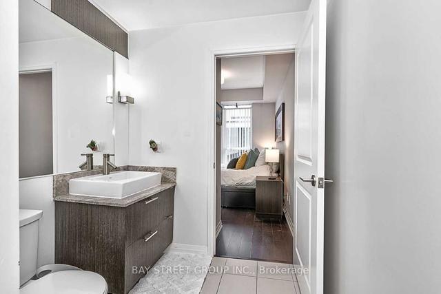 421 - 8 Mercer St, Condo with 1 bedrooms, 1 bathrooms and 0 parking in Toronto ON | Image 6